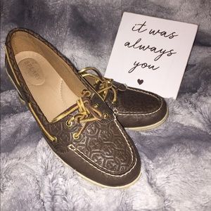 Dark brown anchor printed Sperry’s top sider